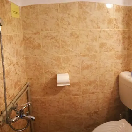 The White House 招待所 克鲁舒纳