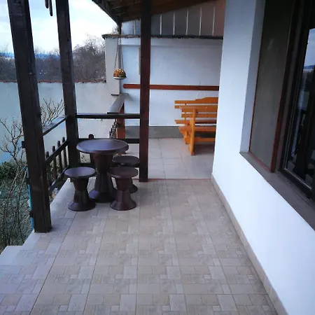 Vendégház The White House