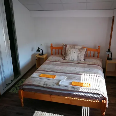 Vendégház The White House