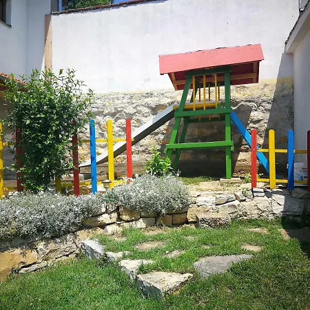 Vendégház The White House *