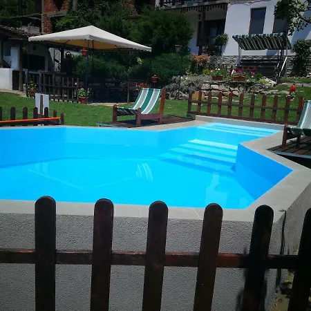 Vendégház The White House *