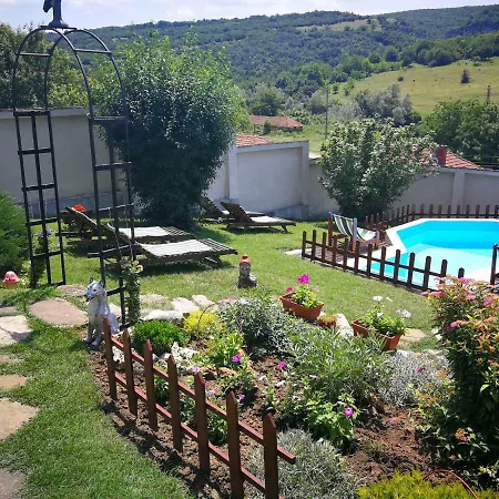 The White House 招待所 克鲁舒纳